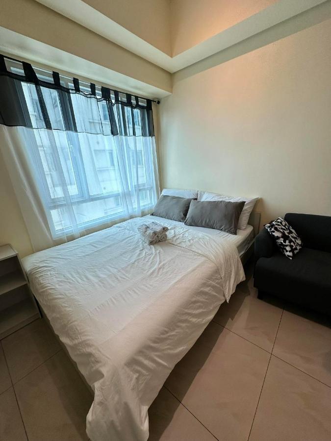 Modern Condo Living In Makati مانيلا المظهر الخارجي الصورة