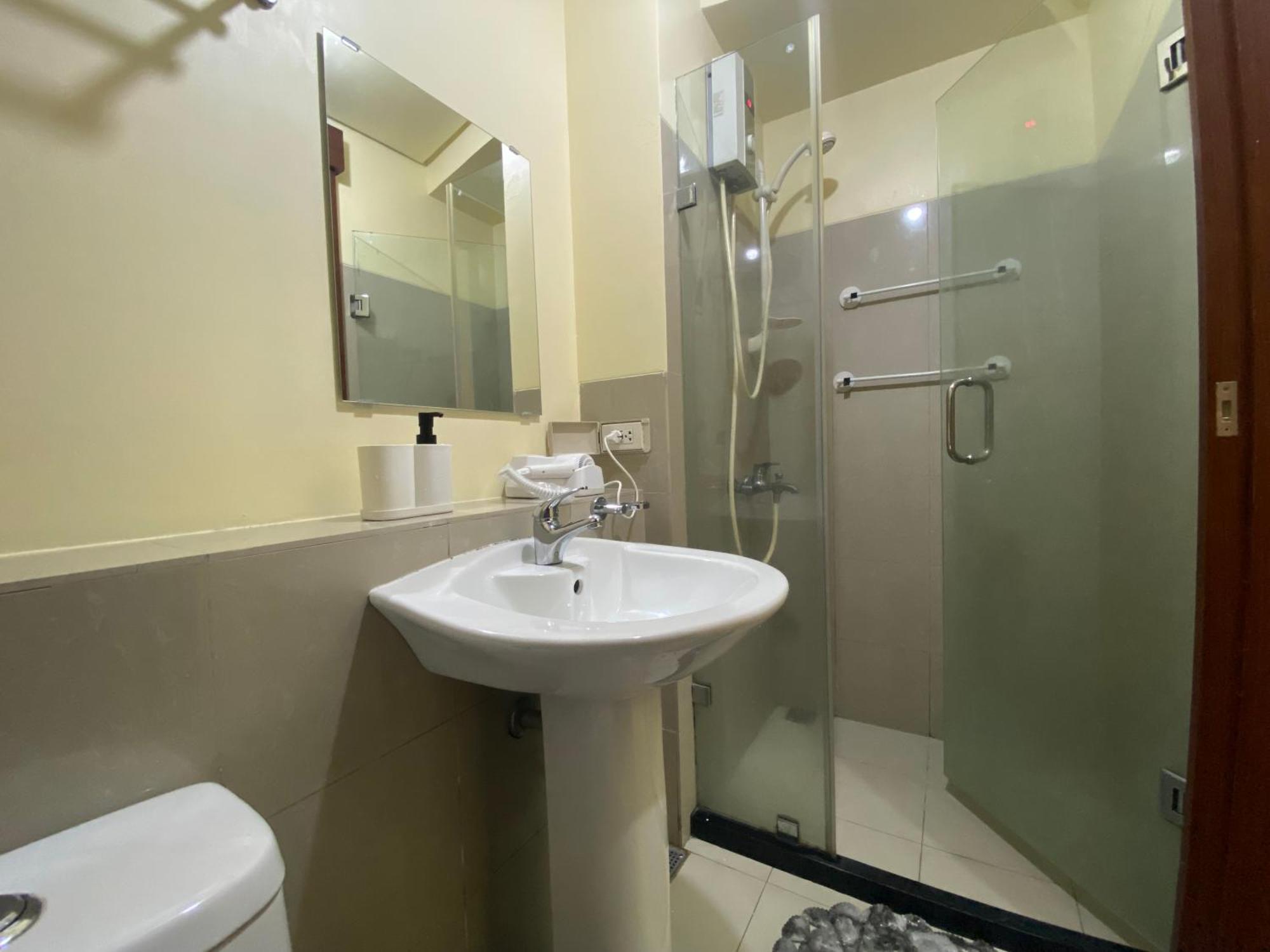 Modern Condo Living In Makati مانيلا المظهر الخارجي الصورة